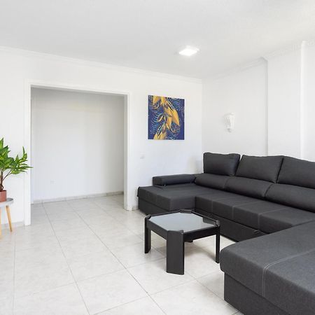 Classbnb - Three Spacious Apartments 150M From The Las Americas Promenade 아로나 외부 사진