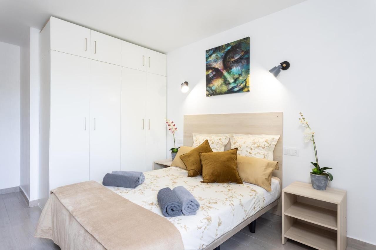 Classbnb - Three Spacious Apartments 150M From The Las Americas Promenade 아로나 외부 사진