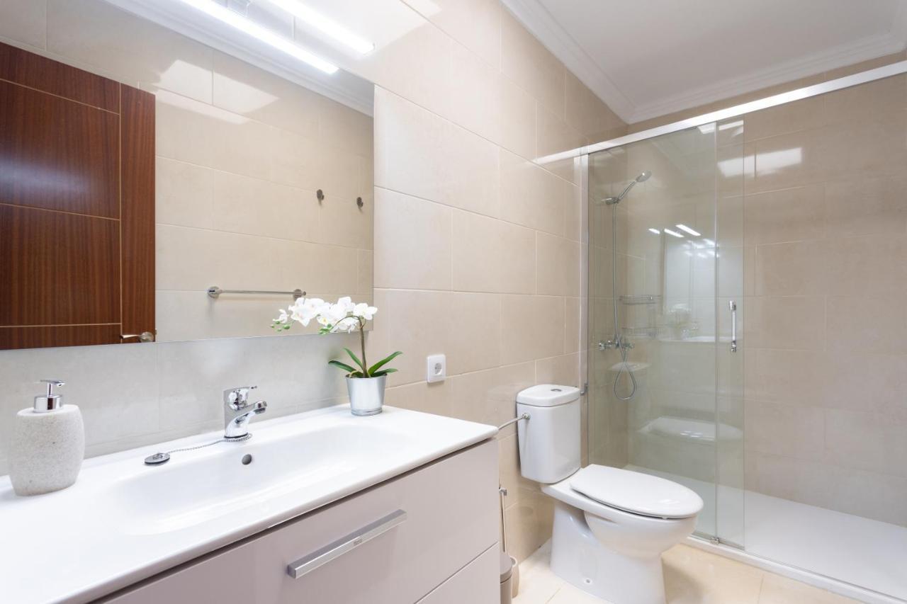 Classbnb - Three Spacious Apartments 150M From The Las Americas Promenade 아로나 외부 사진