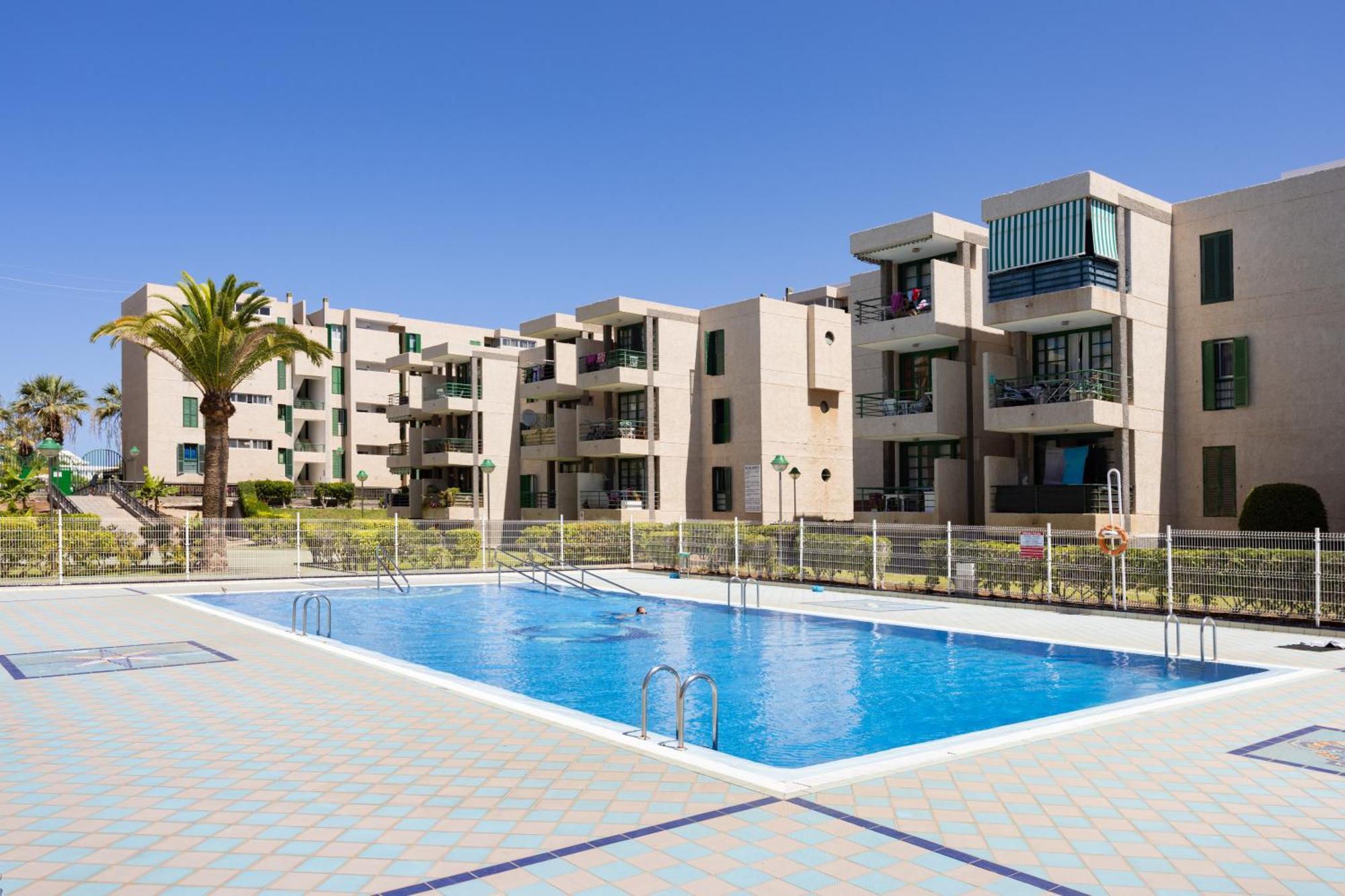 Classbnb - Three Spacious Apartments 150M From The Las Americas Promenade 아로나 외부 사진